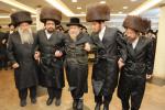 שמחת השבע ברכות דורך מרכז הכוללים ראחמיסטריווקא לכבודו פונעם מנהל הכוללים הרה"ח ר' חיים שמואל טווערסקי בראשות כ"ק אדמו"ר מראחמסטריווקא שליט"א 