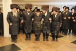שמחת השבע ברכות דורך מרכז הכוללים ראחמיסטריווקא לכבודו פונעם מנהל הכוללים הרה"ח ר' חיים שמואל טווערסקי בראשות כ"ק אדמו"ר מראחמסטריווקא שליט"א 