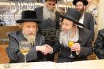 שמחת השבע ברכות דורך מרכז הכוללים ראחמיסטריווקא לכבודו פונעם מנהל הכוללים הרה"ח ר' חיים שמואל טווערסקי בראשות כ"ק אדמו"ר מראחמסטריווקא שליט"א 