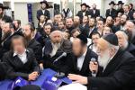 כ"ק אדמו"ר מגור שליט"א ביים פארהער במסגרת לימוד מזומנים אין מוסד שיח סוד פאר בחורים מיט ספעציעלע געברויכן