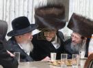הגאון רבי מיכל זילבער שליט"א באזוכט ביי הגה"צ גאב"ד זוועהיל שליט"א לרגל די חתונה פון א קינד