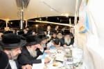 הרה"צ רבי אלימלך בידערמאן שליט"א און כ"ק אדמו"ר מנדבורנא שליט"א ביים ציון אור החיים הקדוש זי"ע 