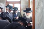 כ"ק אדמו"ר מקראלי שליט"א ביי מקומות הקדושים 