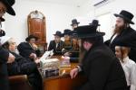 ביקור פנימי ואסיפת הוד בבית הרה"ק רבי יעקב מאיר שעכטער שליט"א ע"י עורכי נגידי ותומכי מכון דורשי יחודך