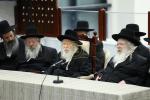 כ"ק אדמו"ר מגור שליט"א באטייליגט זיך ביים דינער לטובת ביהמ"ד הגדול גור 