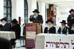כ"ק אדמו"ר מגור שליט"א באטייליגט זיך ביים דינער לטובת ביהמ"ד הגדול גור 