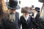 שמחת השבע ברכות פון נכדת הגה"צ רבי יצחק משה ארלנגר שליט"א, בהשתתפות האדמורי"ם מראחמיסטריווקא, סקולען, תולדות יהודה סטוטשין, תורת חכם.