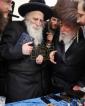 שמחת השבע ברכות פון נכדת הגה"צ רבי יצחק משה ארלנגר שליט"א, בהשתתפות האדמורי"ם מראחמיסטריווקא, סקולען, תולדות יהודה סטוטשין, תורת חכם.