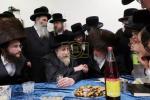 שמחת השבע ברכות פון נכדת הגה"צ רבי יצחק משה ארלנגר שליט"א, בהשתתפות האדמורי"ם מראחמיסטריווקא, סקולען, תולדות יהודה סטוטשין, תורת חכם.