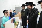 הגה"צ אב"ד צאנז ארה"ב שליט"א באזוכט ת"ת דרכי אבות צאנז בארא פארק 