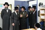 הגה"צ אב"ד צאנז ארה"ב שליט"א באזוכט ת"ת דרכי אבות צאנז בארא פארק 