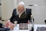  מסיבת לחיים בבית הגה"צ המקובל רבי אביש ציינווירט שליט"א לרגל ארויסגעבן די נייע ספר צוואת הריב"ש עם פירוש אבן ישראל, עם פטרון הספר הנגיד ר' יוסף לנדא ממקורבי המקובל שליט"א