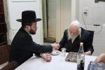  מסיבת לחיים בבית הגה"צ המקובל רבי אביש ציינווירט שליט"א לרגל ארויסגעבן די נייע ספר צוואת הריב"ש עם פירוש אבן ישראל, עם פטרון הספר הנגיד ר' יוסף לנדא ממקורבי המקובל שליט"א