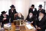 אסיפה אין שטוב פון הרה"ק רבי יעקב מאיר שעכטער שליט"א דורך גדולי זקני חסידות ברסלב אין בארפורברייטונג צום קיבוץ אין אומאן ראש השנה תשפ"ה 