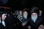  הכנסת ספר תורה צו ביהמ"ד צאנז קלויזענבורג אין מאנסי אריינגעגעבן דורך אב"ד לינז וויליאמסבורג בראשות כ"ק אדמו"ר מצאנז קלויזענבורג שליט"א