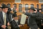 מעמד הכסת ספר תורה צו היכל ישיבת הגר"יש לצעירים 