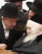 דער וועלט'ס חזן ר' איטשע מאיר העלפגאט וואונטשט זיך ביי כ"ק גאב"ד ירושלים שליט"א