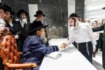 האדמו"ר מבאבוב - 45 בביקור ביי תלמידי הזומער חדר