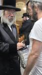 א בליק אין כלל ישראל'ס שול 