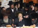 הרה"ק רבי יעקב מאיר שעכטער שליט"א איז זיך משתתף ביי שמחת הברית לנכד המשפיע הרה"צ רבי צבי מאיר זילבערבערג שליט"א און נכד הגאון רבי שמואל אליעזר שטערן שליט"א רב מערב בני ברק