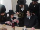 הרה"ק רבי יעקב מאיר שעכטער שליט"א איז זיך משתתף ביי שמחת הבר מצוה לנכד הטפסר המרומם הרבני הנגיד רבי ישראל מוסשקוביץ פון לאנדאן 