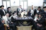 כ"ק גאב"ד ירושלים שליט"א ביי קרי"ש ליינען און ברית פון א אור אייניקל