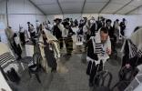 הגאון רבי אביש צענווירטה שליט"א אויף מקומות הקדושים
