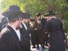 הגאון רבי אביש צענווירטה שליט"א אויף מקומות הקדושים