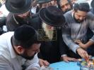 הגאון רבי אביש צענווירטה שליט"א אויף מקומות הקדושים