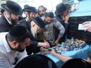 הגאון רבי אביש צענווירטה שליט"א אויף מקומות הקדושים