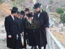 הגאון רבי אביש צענווירטה שליט"א אויף מקומות הקדושים