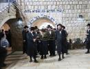 Main image for הגאון רבי אביש צענווירטה שליט"א אויף מקומות הקדושים