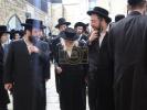 הגאון רבי אביש צענווירטה שליט"א אויף מקומות הקדושים