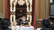 הגרי"מ ערלאנגער שליט"א ביים סעודת הילולת האריז"ל אין קרית יואל, בהשתתפות כ"ק אדמו"ר מראחמיסטריווקא ספרינג וואלי שליט"א