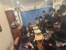 כ"ק אדמו"ר מסאטמאר שליט"א ביי ניחום אבלים ביי הרבני הנגיד ר' מרדכי פורהאנד הי"ו אין לעיקוואד, ע"פ בנו מוה"ר נפתלי משה ע"ה, מגדולי ראשוני עסקני סאטמאר אין לעיקוואד