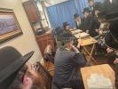 כ"ק אדמו"ר מסאטמאר שליט"א ביי ניחום אבלים ביי הרבני הנגיד ר' מרדכי פורהאנד הי"ו אין לעיקוואד, ע"פ בנו מוה"ר נפתלי משה ע"ה, מגדולי ראשוני עסקני סאטמאר אין לעיקוואד