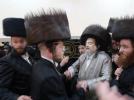 פולע בילדער פון חתונה פון אור אייניקל פון הרה"ק רבי יעקב מאיר שעכטער שליט"א