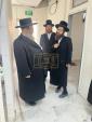 הגה"צ ראש ישיבת סאטמאר בני ברק שליט"א באטראכט די בוי ארבעט פון די נייע ישיבה גדולה 