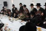 מעמד הנחת תפילין פון אייניקל פון הגה"צ ראש ישיבת סאטמאר בני ברק שליט"א און אור אייניקל פון כ"ק אדמו"ר מוויזניץ שליט"א 