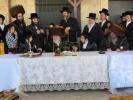 מעמד הנחת תפילין פון אייניקל פון הגה"צ ראש ישיבת סאטמאר בני ברק שליט"א און אור אייניקל פון כ"ק אדמו"ר מוויזניץ שליט"א 