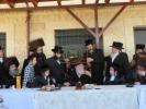 מעמד הנחת תפילין פון אייניקל פון הגה"צ ראש ישיבת סאטמאר בני ברק שליט"א און אור אייניקל פון כ"ק אדמו"ר מוויזניץ שליט"א 