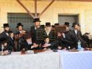 מעמד הנחת תפילין פון אייניקל פון הגה"צ ראש ישיבת סאטמאר בני ברק שליט"א און אור אייניקל פון כ"ק אדמו"ר מוויזניץ שליט"א 