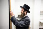 באזוך פון כ"ק אדמו"ר מסאטמאר שליט"א אין לעיקוואד לרגל די מעמד קביעת מזוזה אין נייעם סאטמארע פלייש געשעפט 