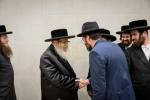 באזוך פון כ"ק אדמו"ר מסאטמאר שליט"א אין לעיקוואד לרגל די מעמד קביעת מזוזה אין נייעם סאטמארע פלייש געשעפט 