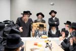 באזוך פון כ"ק אדמו"ר מסאטמאר שליט"א אין לעיקוואד לרגל די מעמד קביעת מזוזה אין נייעם סאטמארע פלייש געשעפט 