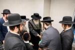 באזוך פון כ"ק אדמו"ר מסאטמאר שליט"א אין לעיקוואד לרגל די מעמד קביעת מזוזה אין נייעם סאטמארע פלייש געשעפט 