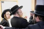 באזוך פון כ"ק אדמו"ר מסאטמאר שליט"א אין לעיקוואד לרגל די מעמד קביעת מזוזה אין נייעם סאטמארע פלייש געשעפט 