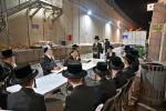 מעמד לימוד התורה פאר בחורי ישיבה לצעירים וויזניץ ביי קבר רחל