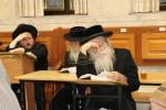 מאה שערים: שמחה של מצוה לכבוד סיום ששה סדרי משנה אין די ניין טעג