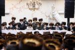 סעודת הודאה מוצאי שבת נחמו בראשות כ"ק אדמו"ר מסקולען שליט"א